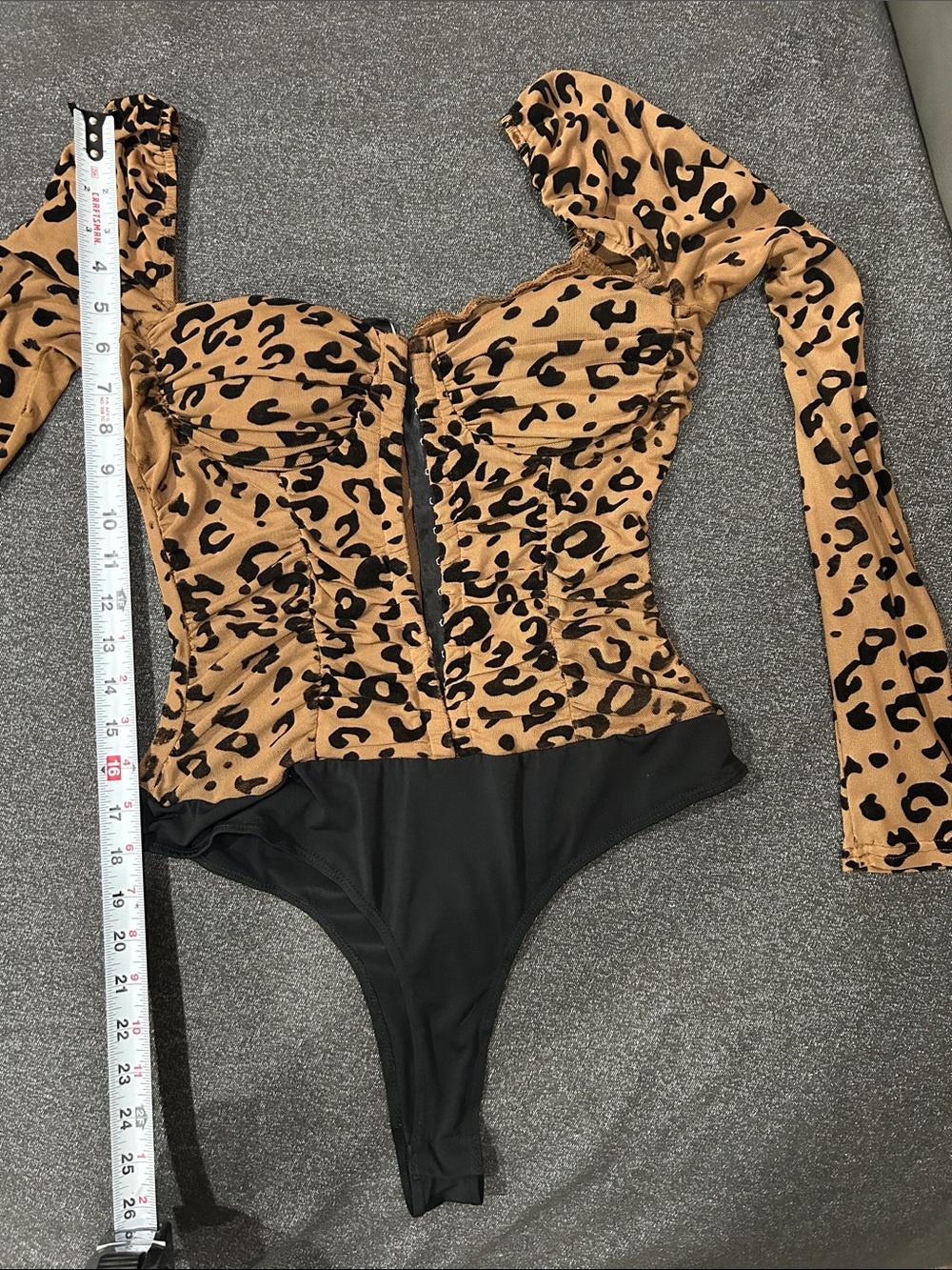 Windsor Leopard Print Long Sleeve Bodysuit Sz S - Picture 12 of 13